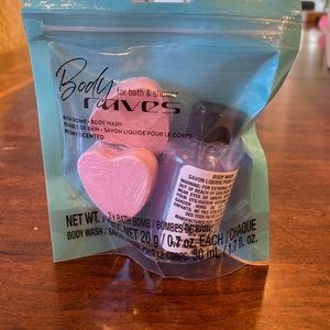 New in Package Body Raves bath bombs and body wash set